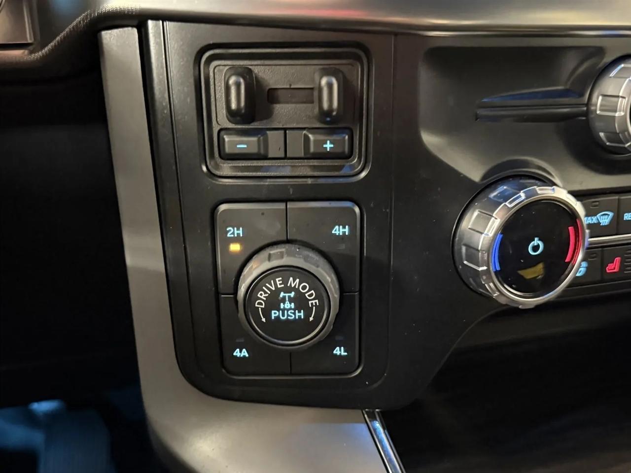 Ford F-150 Lariat SuperCrew 4WD 2024