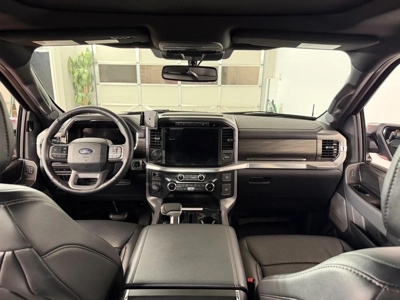 Ford F-150 Lariat SuperCrew 4WD 2024