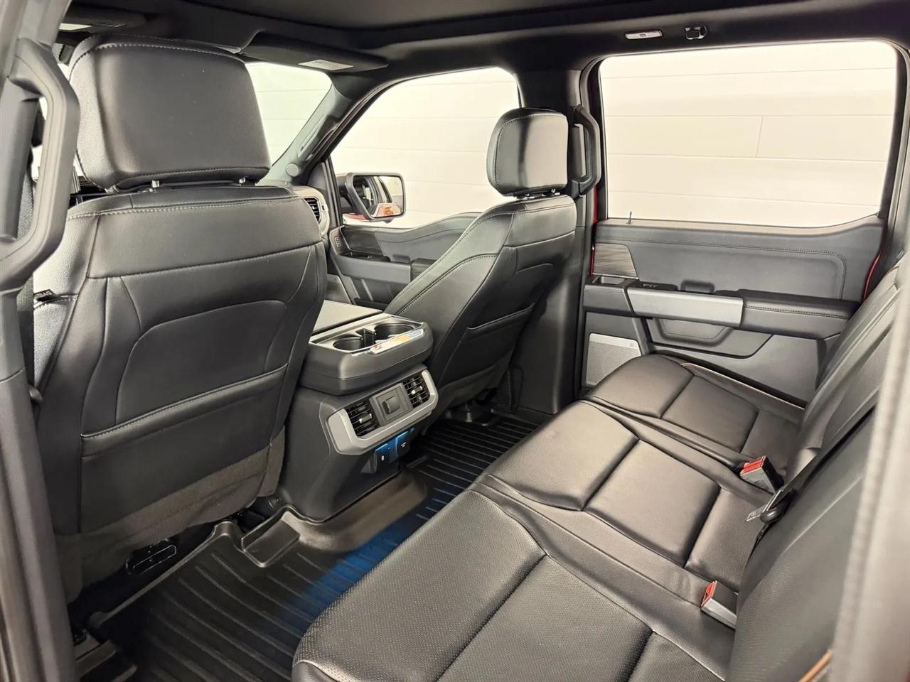 Ford F-150 Lariat SuperCrew 4WD 2024