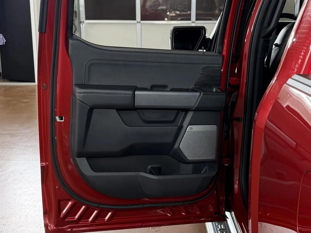 Ford F-150 Lariat SuperCrew 4WD 2024