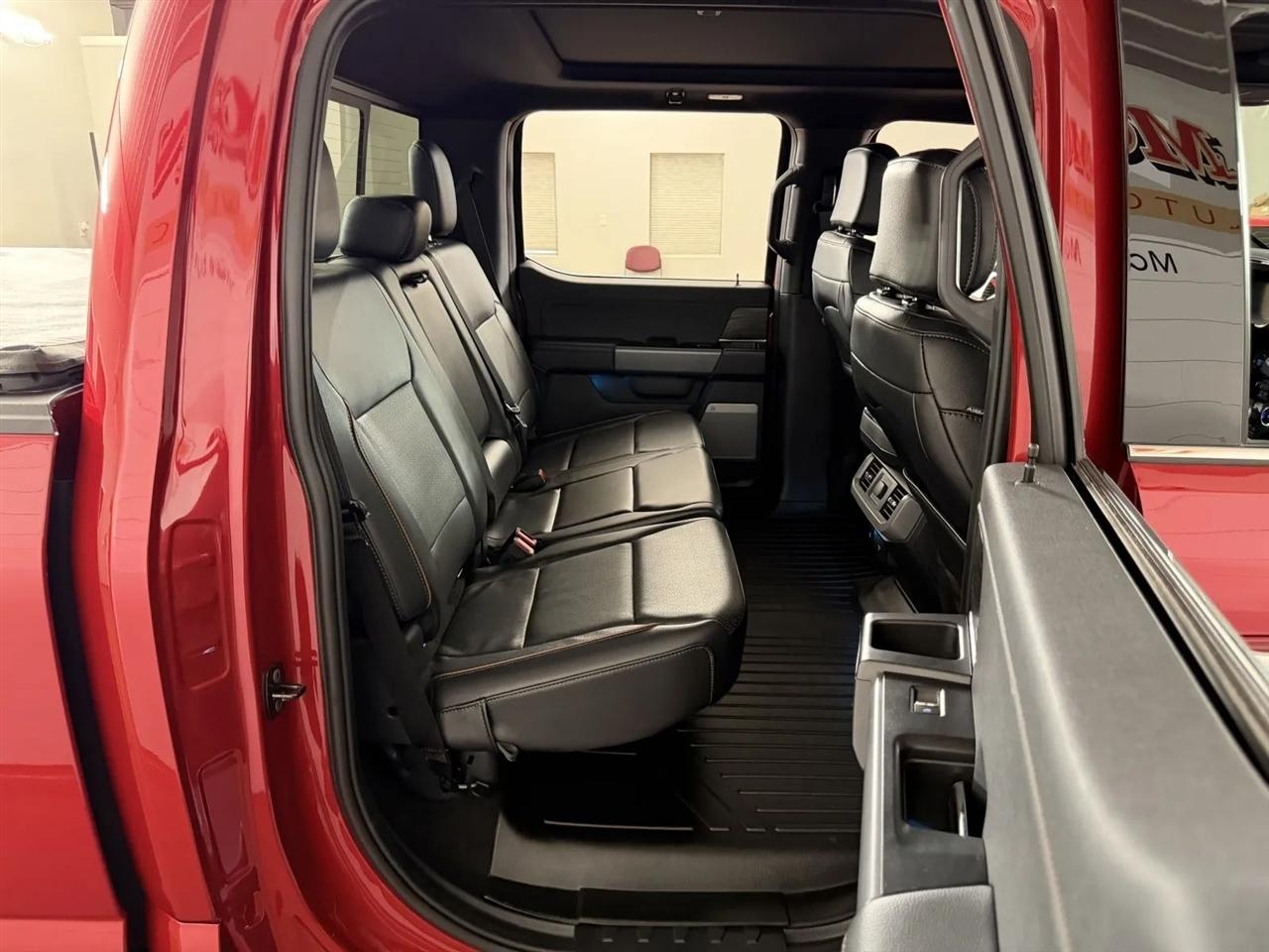 Ford F-150 Lariat SuperCrew 4WD 2024