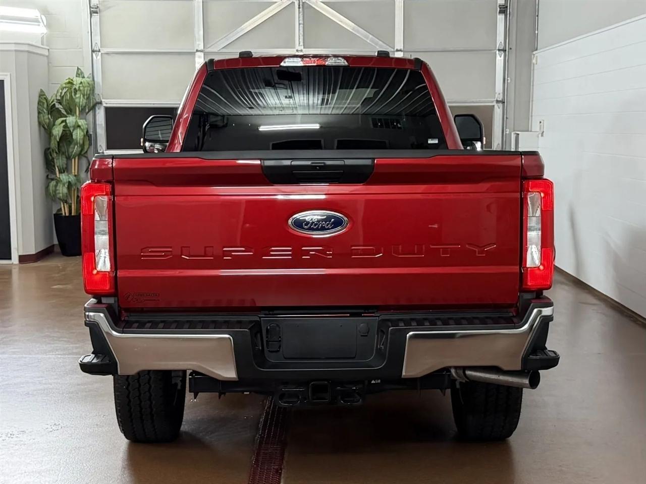 Ford F-250 SD XLT SuperCab 4WD 2024