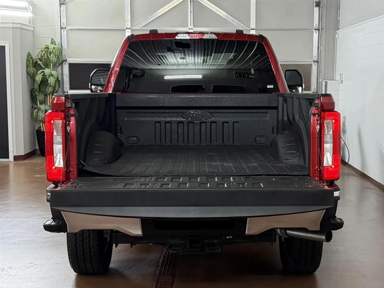 Ford F-250 SD XLT SuperCab 4WD 2024