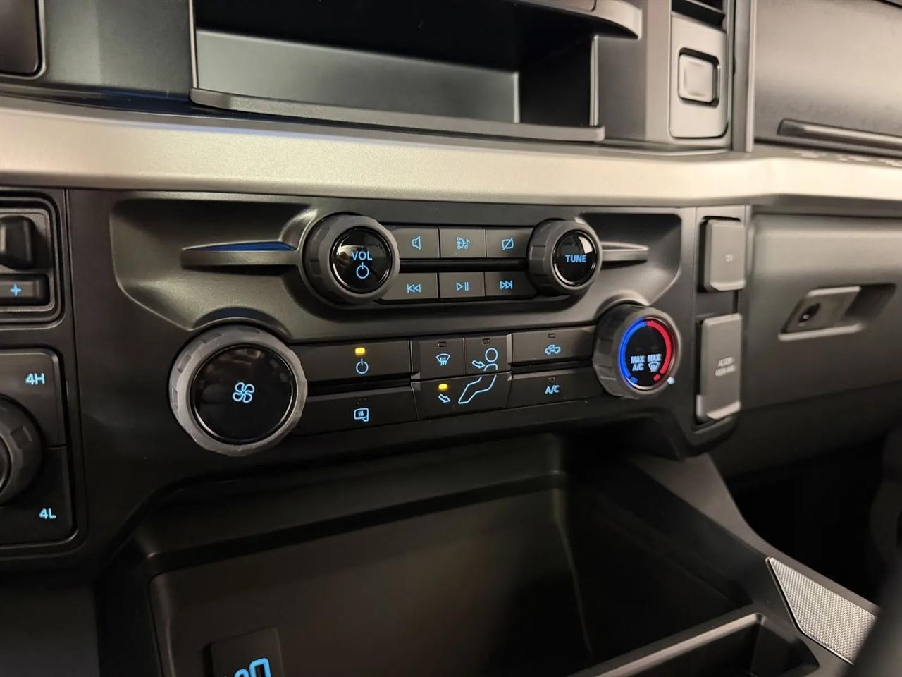 Ford F-250 SD XLT SuperCab 4WD 2024
