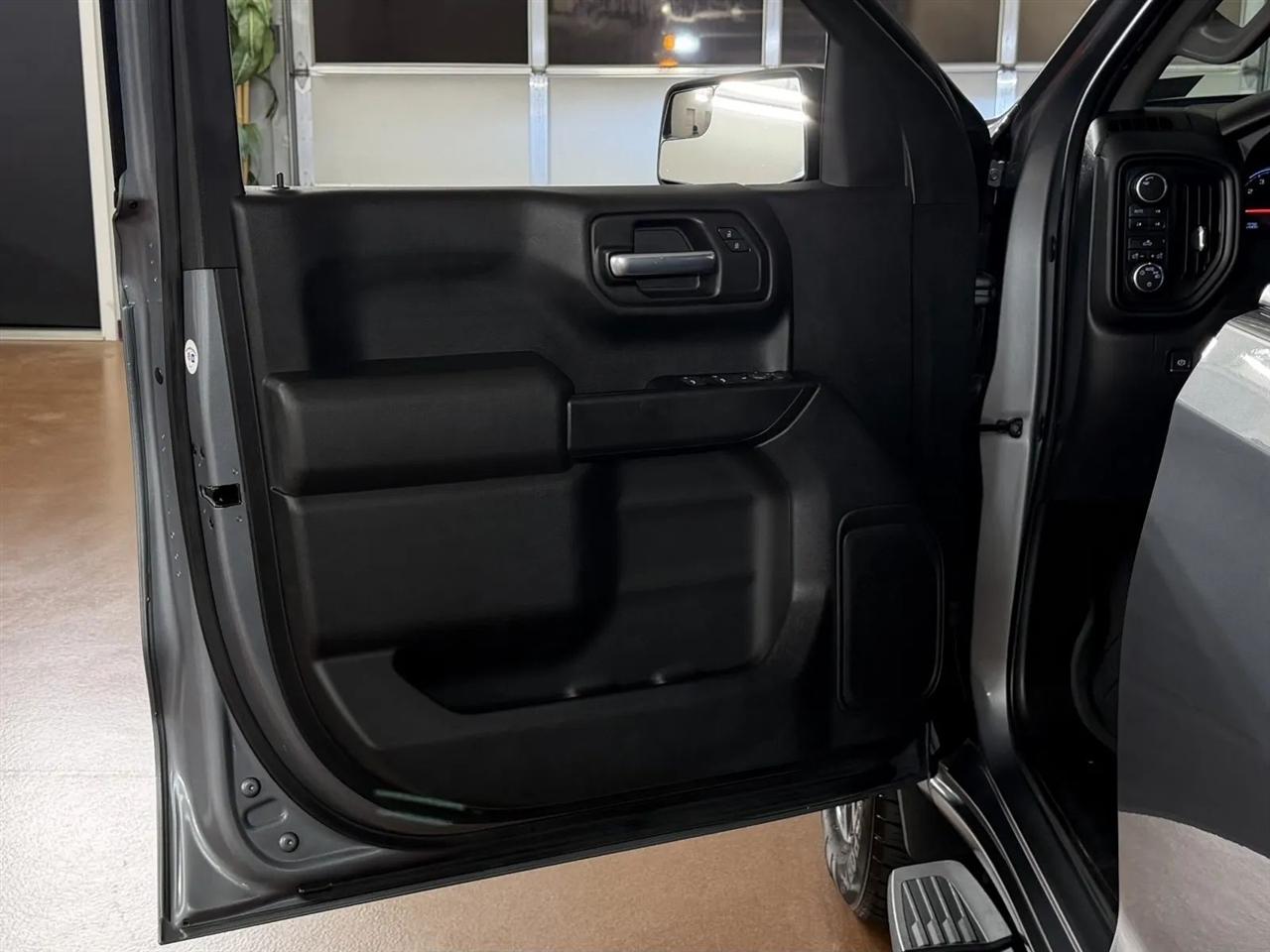 Chevrolet Silverado 1500 Custom Trail Boss Double Cab 4WD 2019