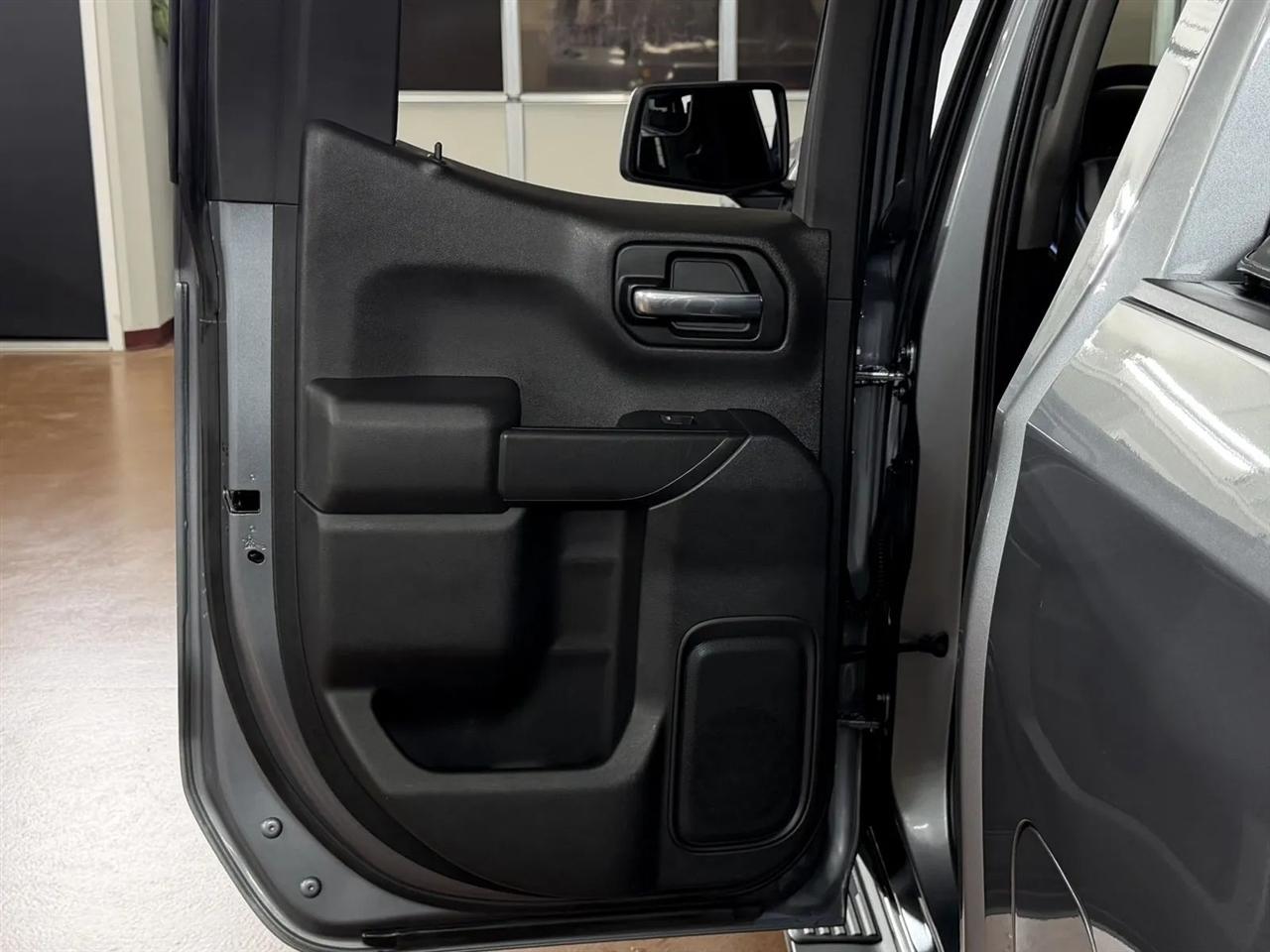 Chevrolet Silverado 1500 Custom Trail Boss Double Cab 4WD 2019