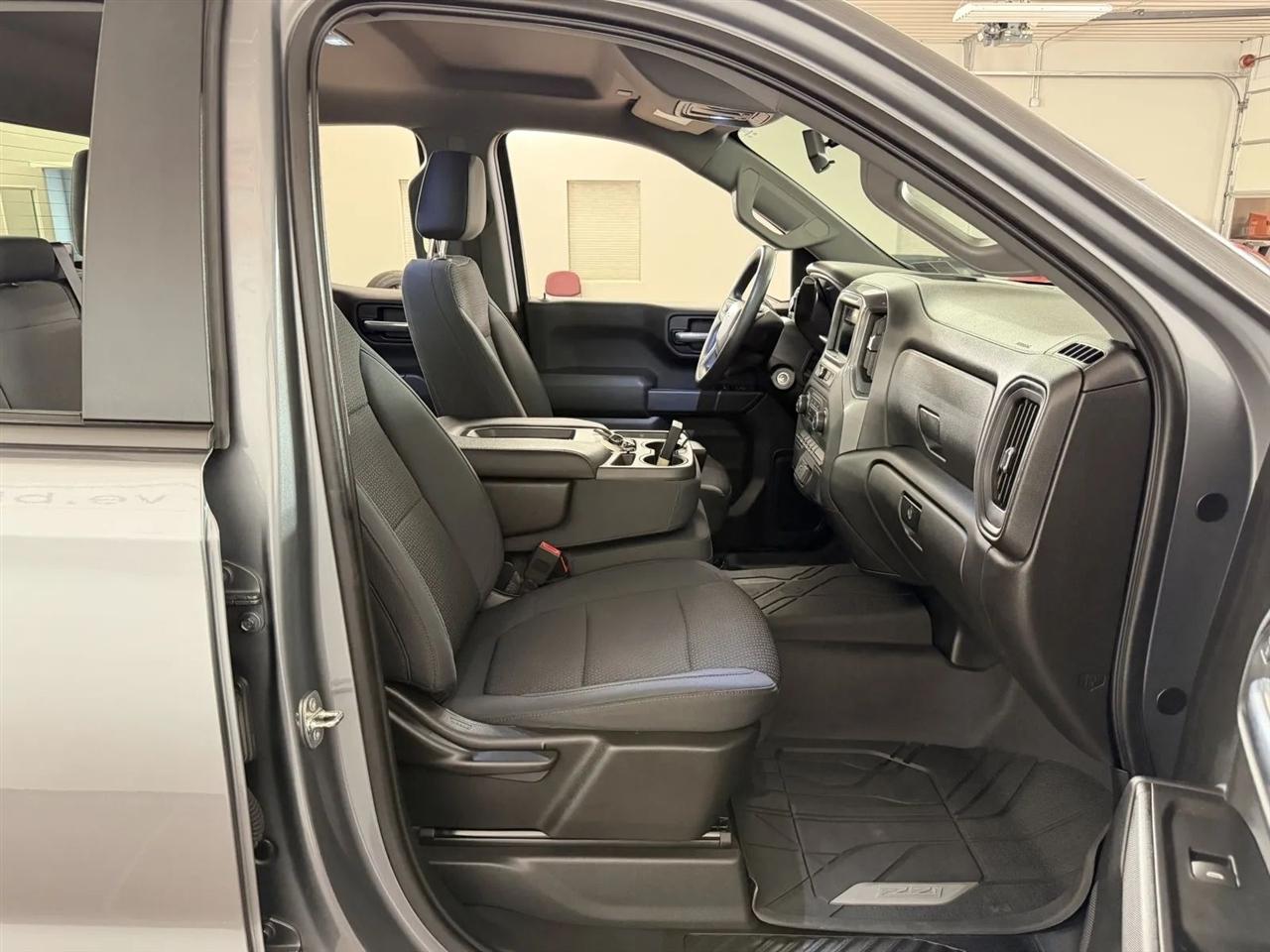 Chevrolet Silverado 1500 Custom Trail Boss Double Cab 4WD 2019