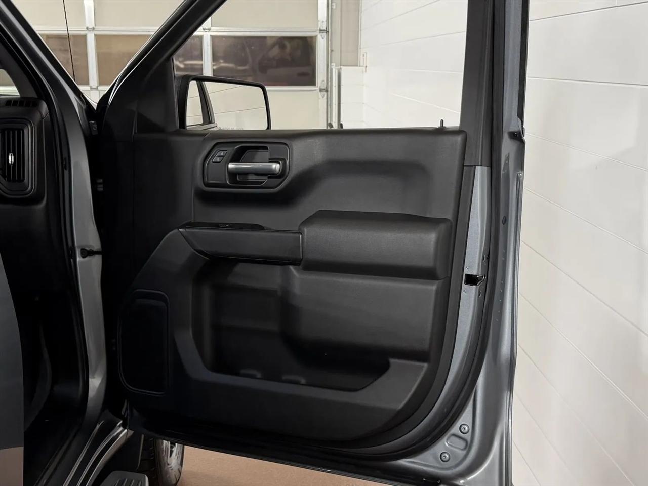 Chevrolet Silverado 1500 Custom Trail Boss Double Cab 4WD 2019