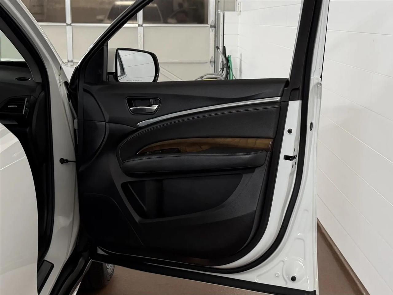 Acura MDX SH-AWD 9-Spd AT w/Tech Package 2020