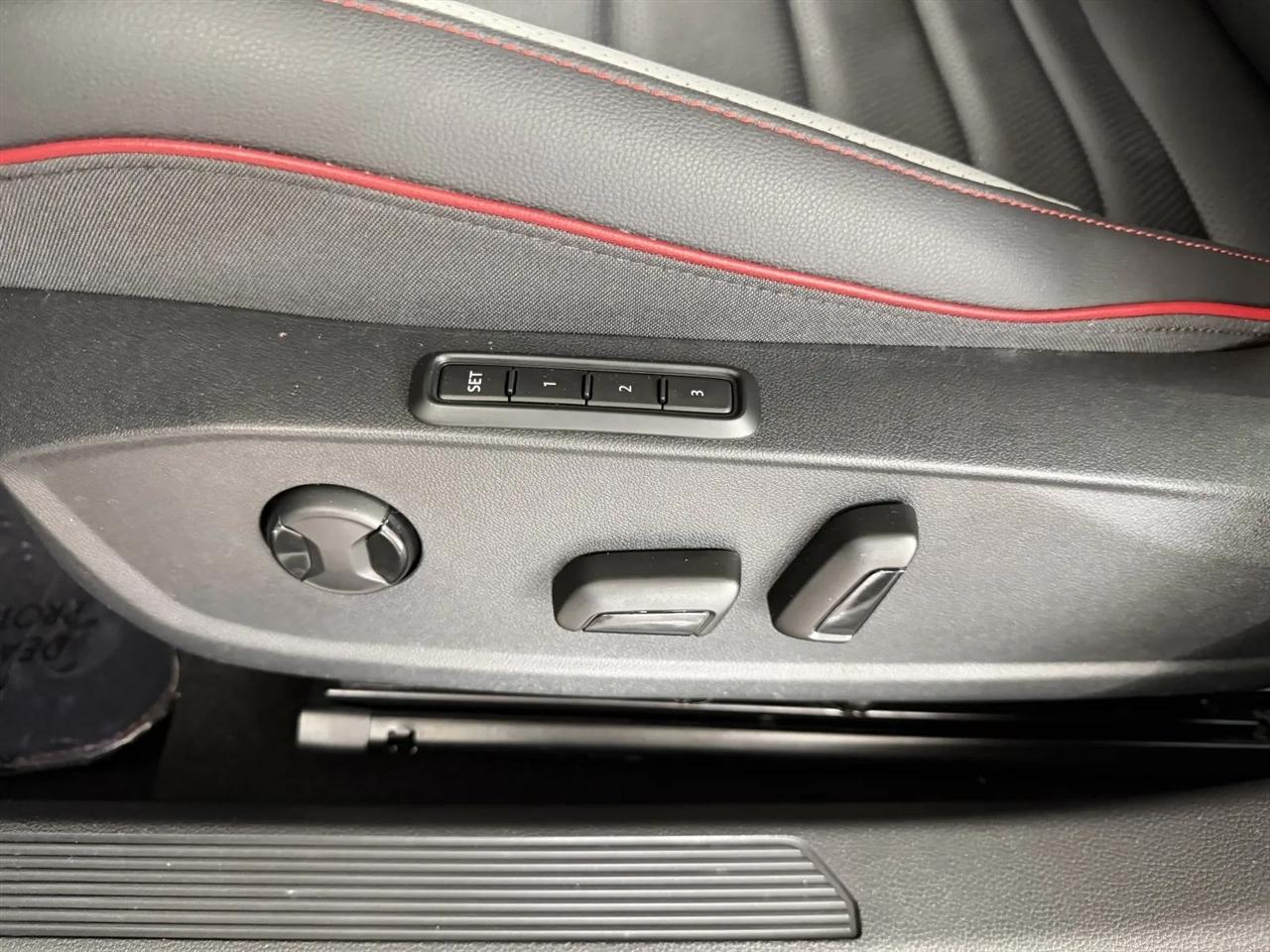 Volkswagen Golf GTI SE 2024