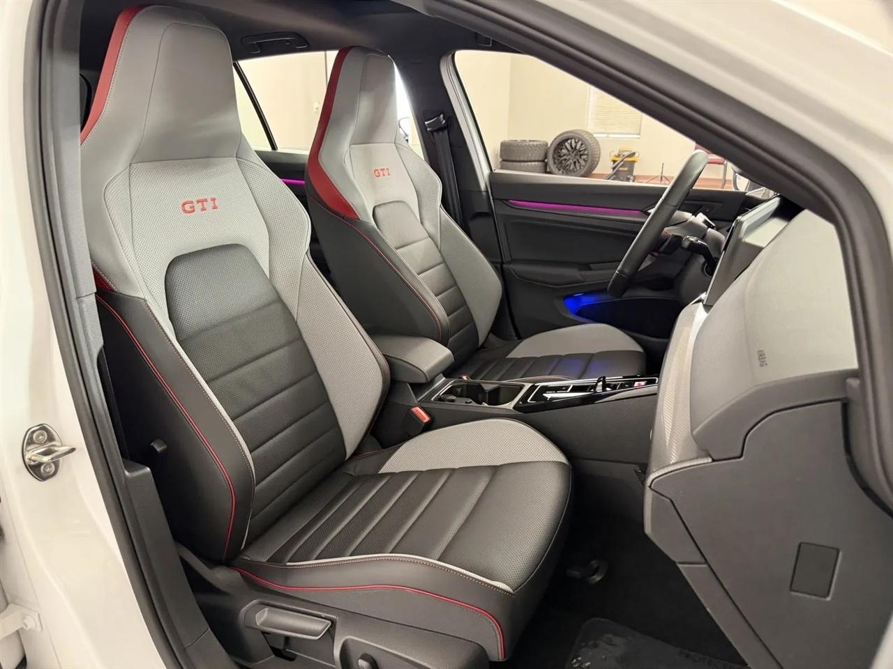 Volkswagen Golf GTI SE 2024