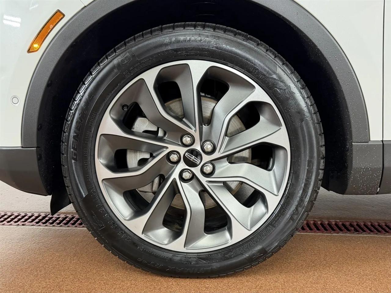 Lincoln Nautilus Reserve AWD 2022