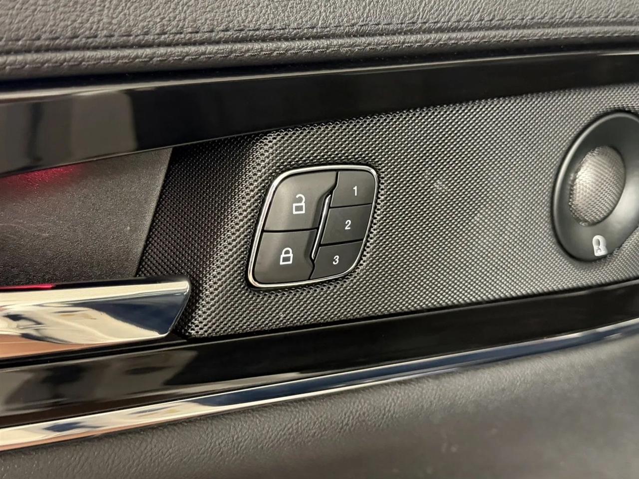 Lincoln Nautilus Reserve AWD 2022