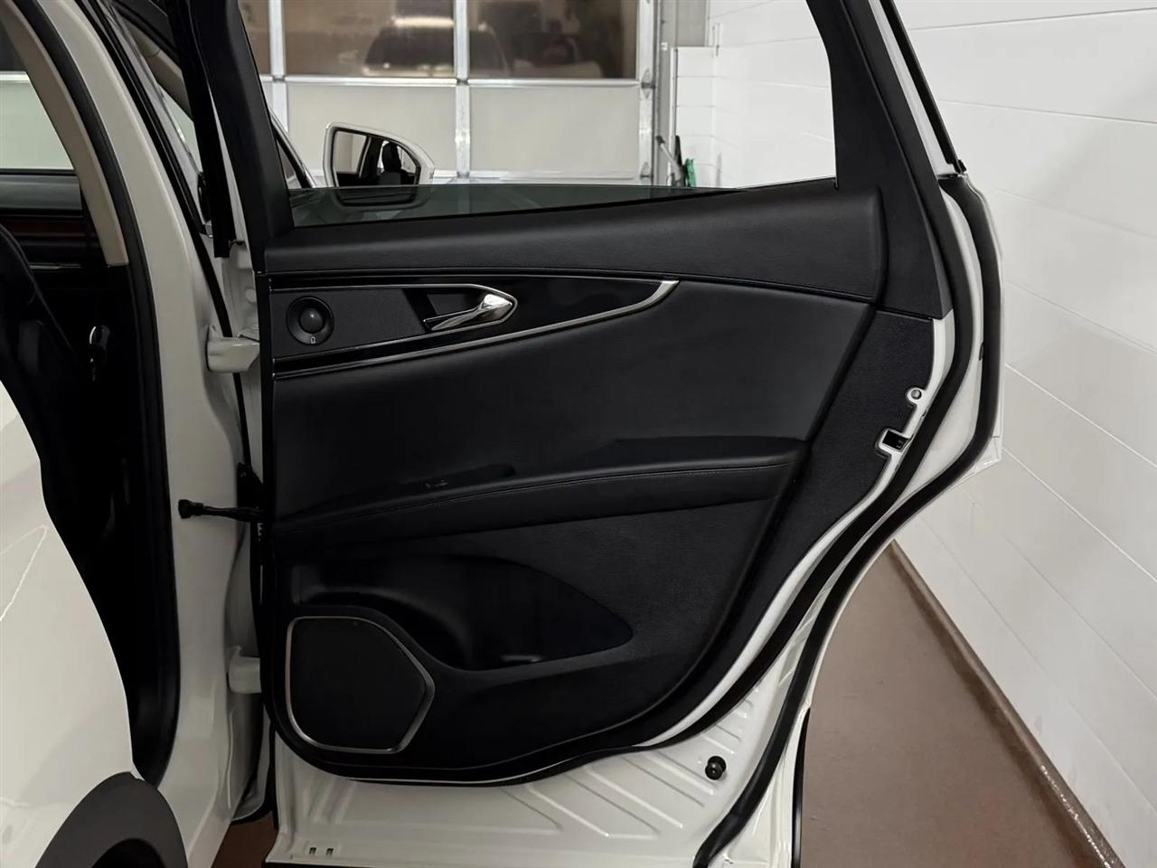 Lincoln Nautilus Reserve AWD 2022
