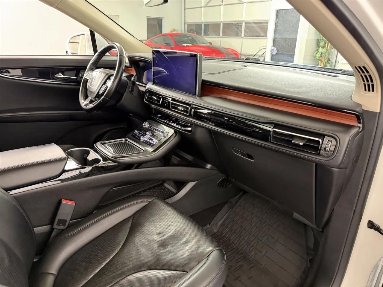 Lincoln Nautilus Reserve AWD 2022