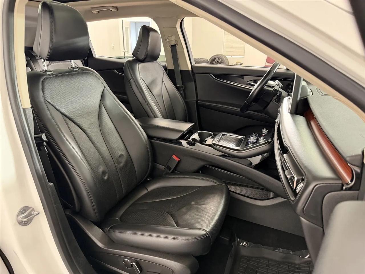 Lincoln Nautilus Reserve AWD 2022