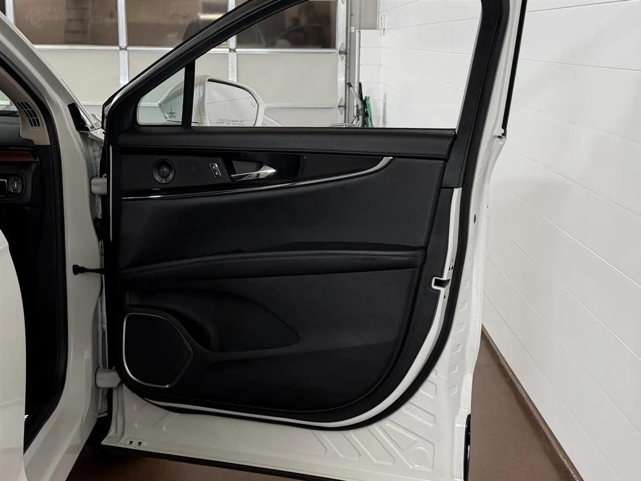 Lincoln Nautilus Reserve AWD 2022