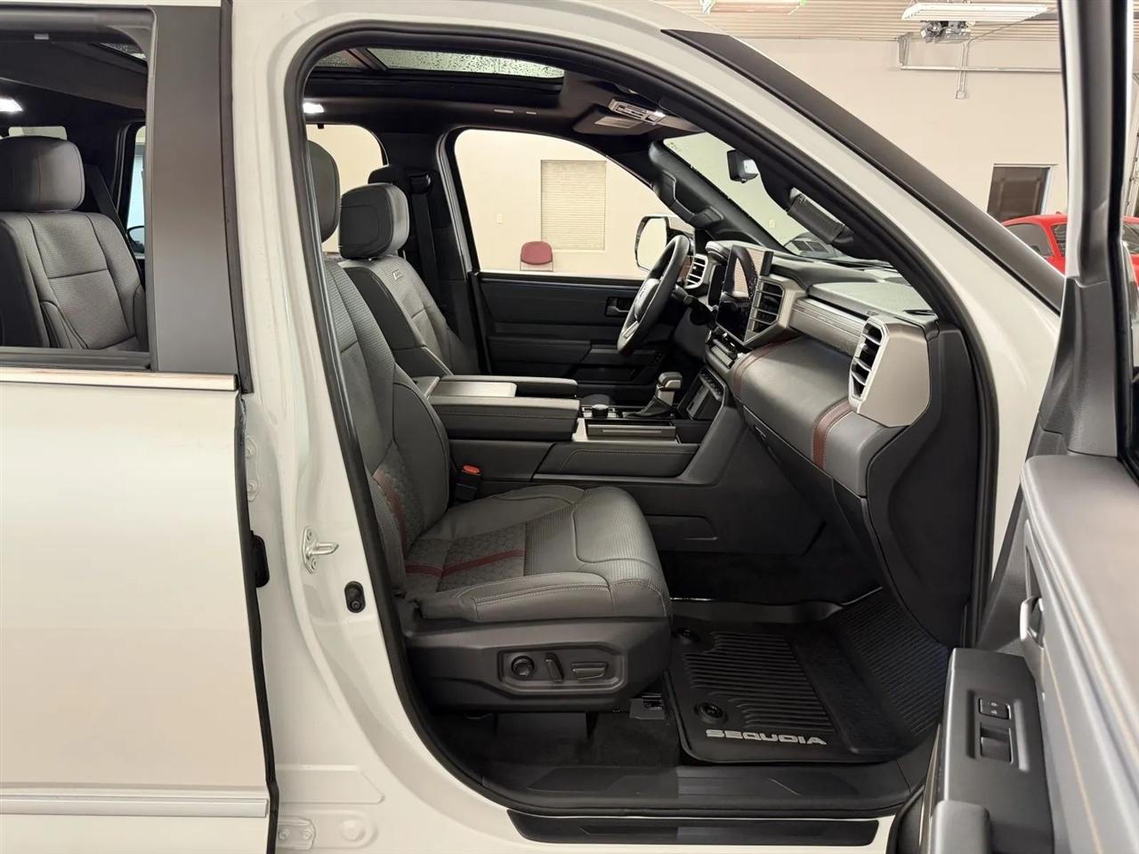 Toyota Sequoia TRD Pro 4WD 2026