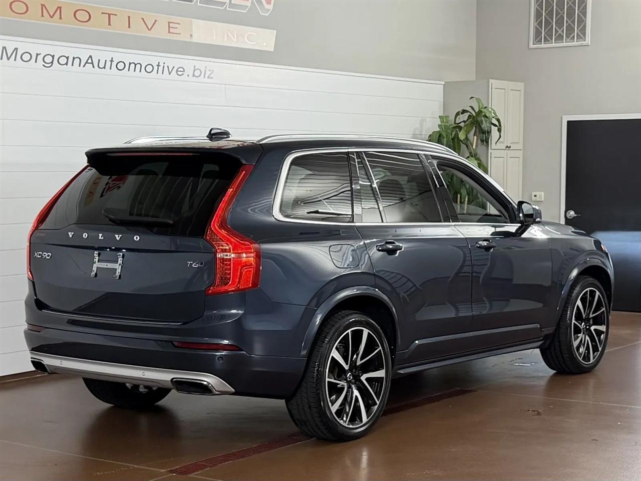 Volvo XC90 T6 Momentum AWD 2021