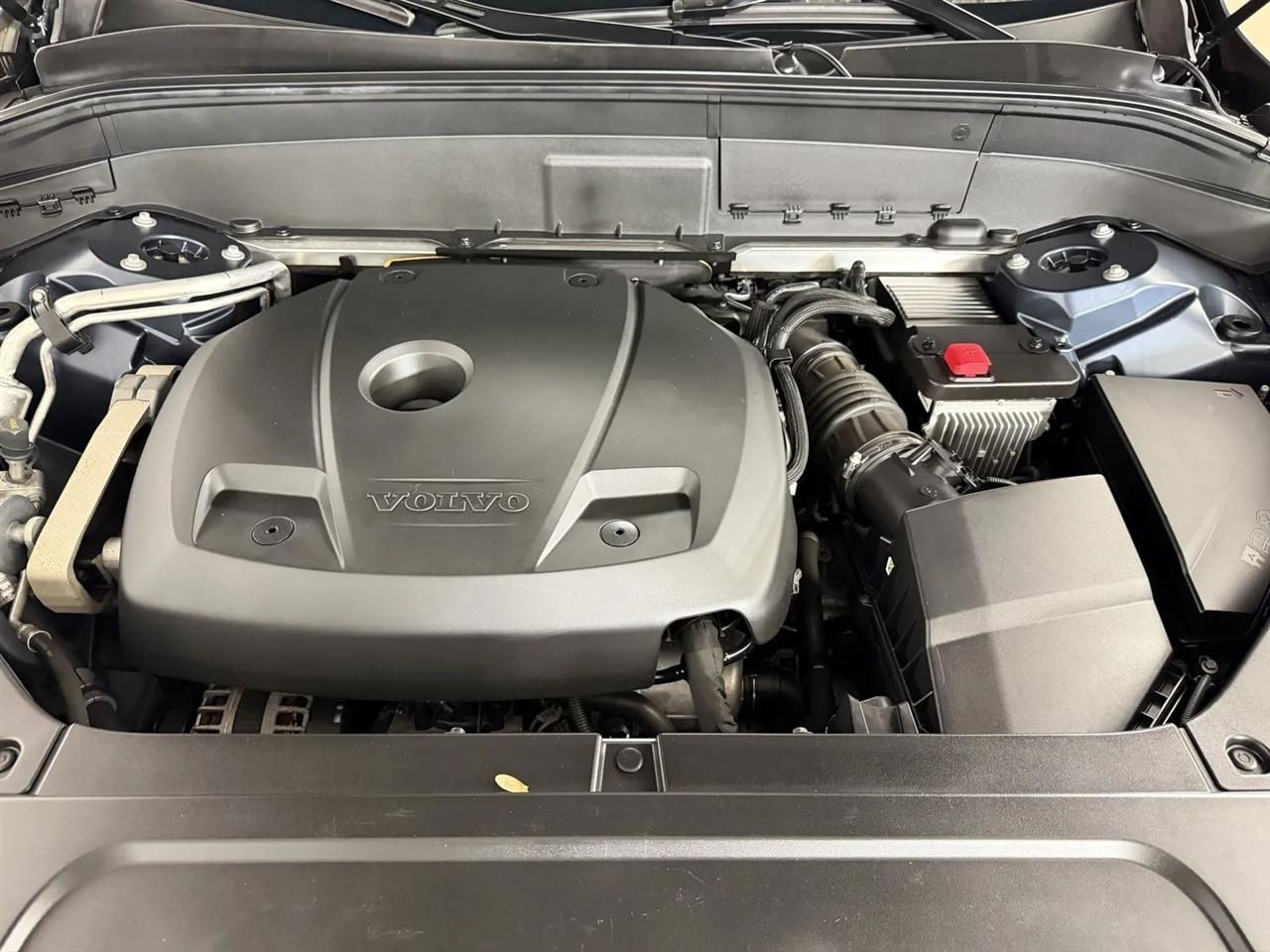 Volvo XC90 T6 Momentum AWD 2021