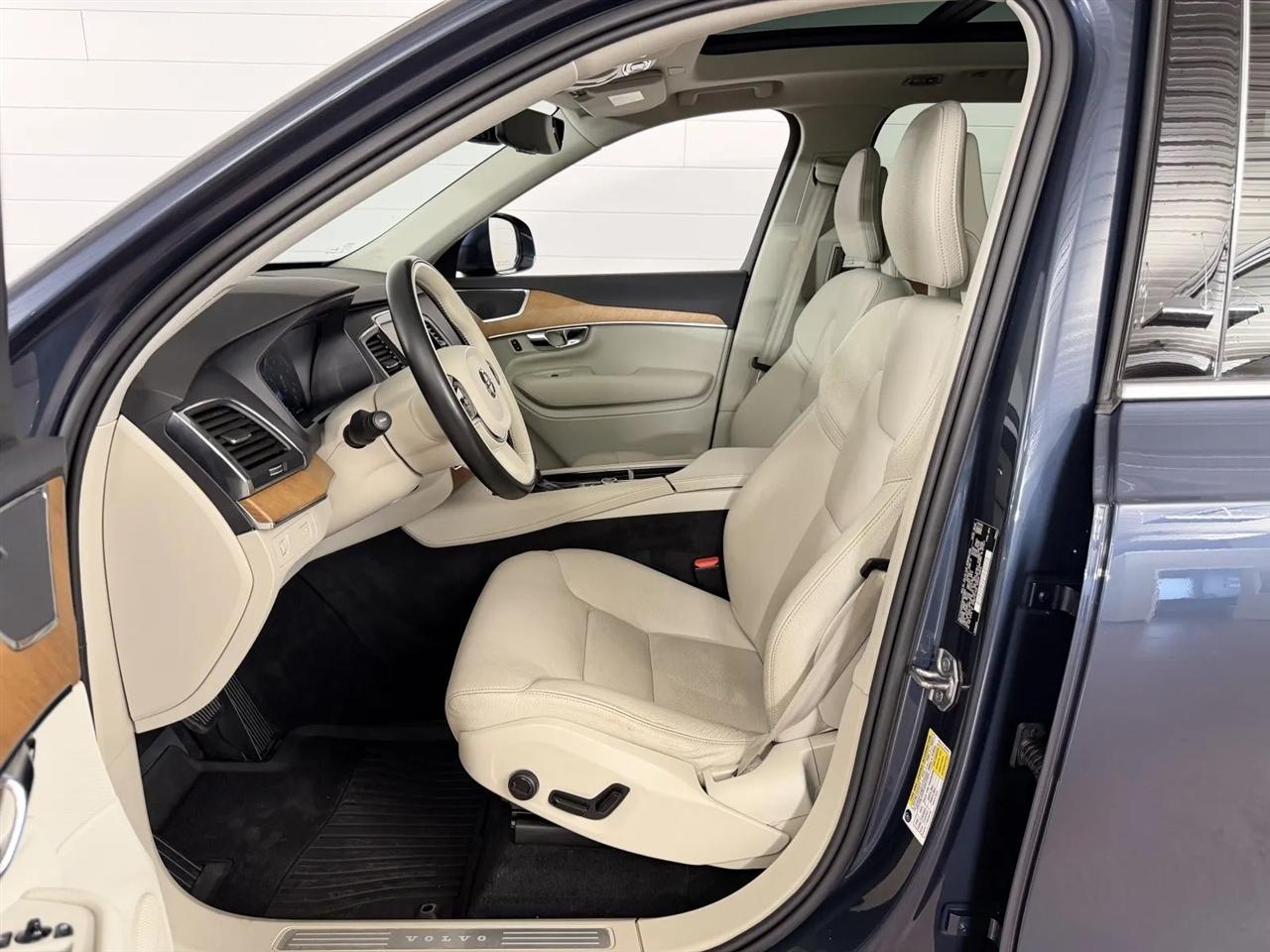 Volvo XC90 T6 Momentum AWD 2021