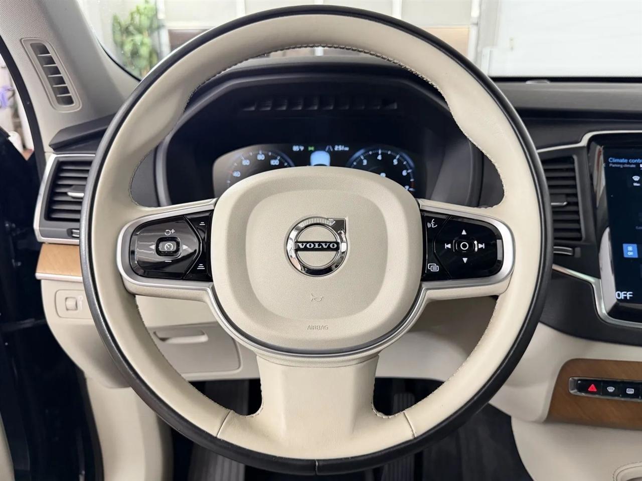 Volvo XC90 T6 Momentum AWD 2021
