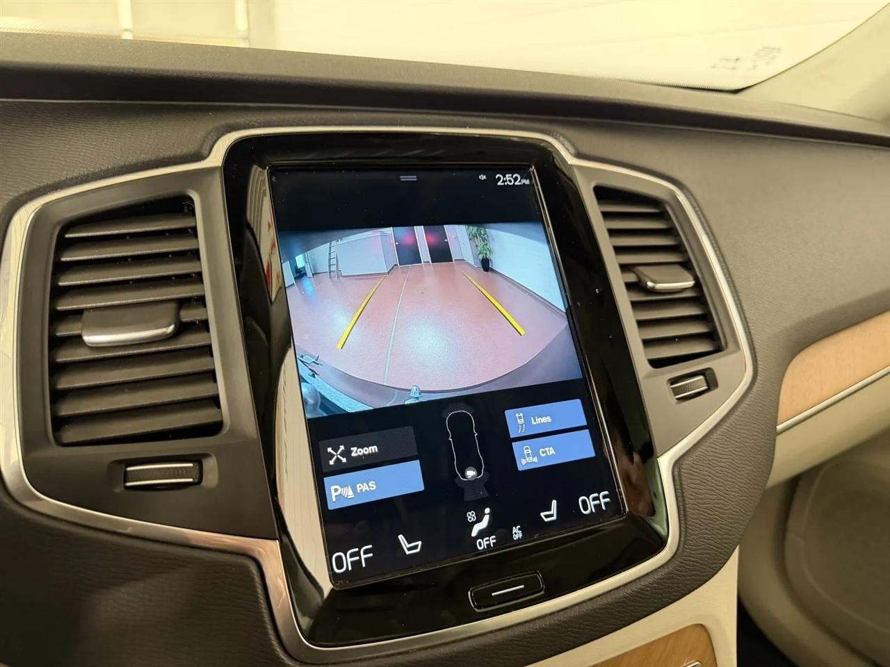 Volvo XC90 T6 Momentum AWD 2021