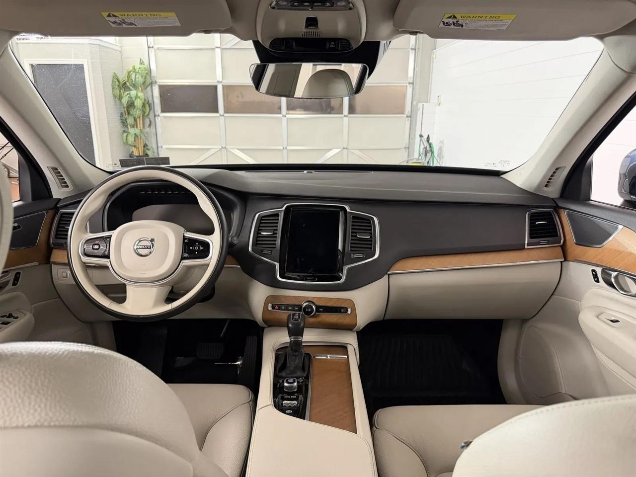 Volvo XC90 T6 Momentum AWD 2021