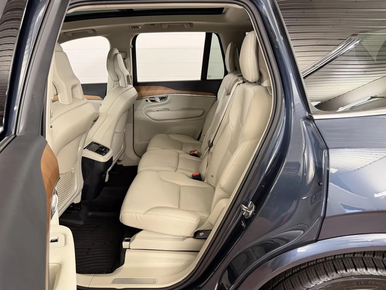 Volvo XC90 T6 Momentum AWD 2021
