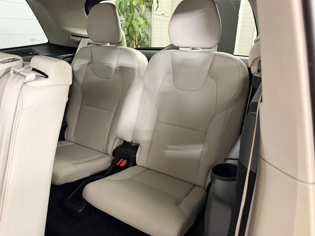 Volvo XC90 T6 Momentum AWD 2021