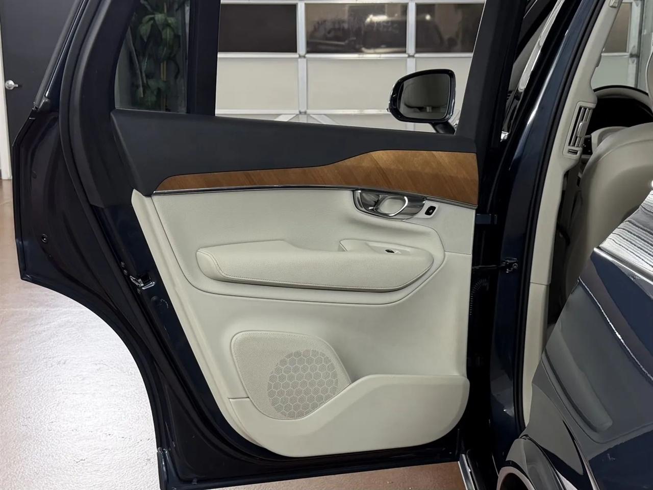 Volvo XC90 T6 Momentum AWD 2021