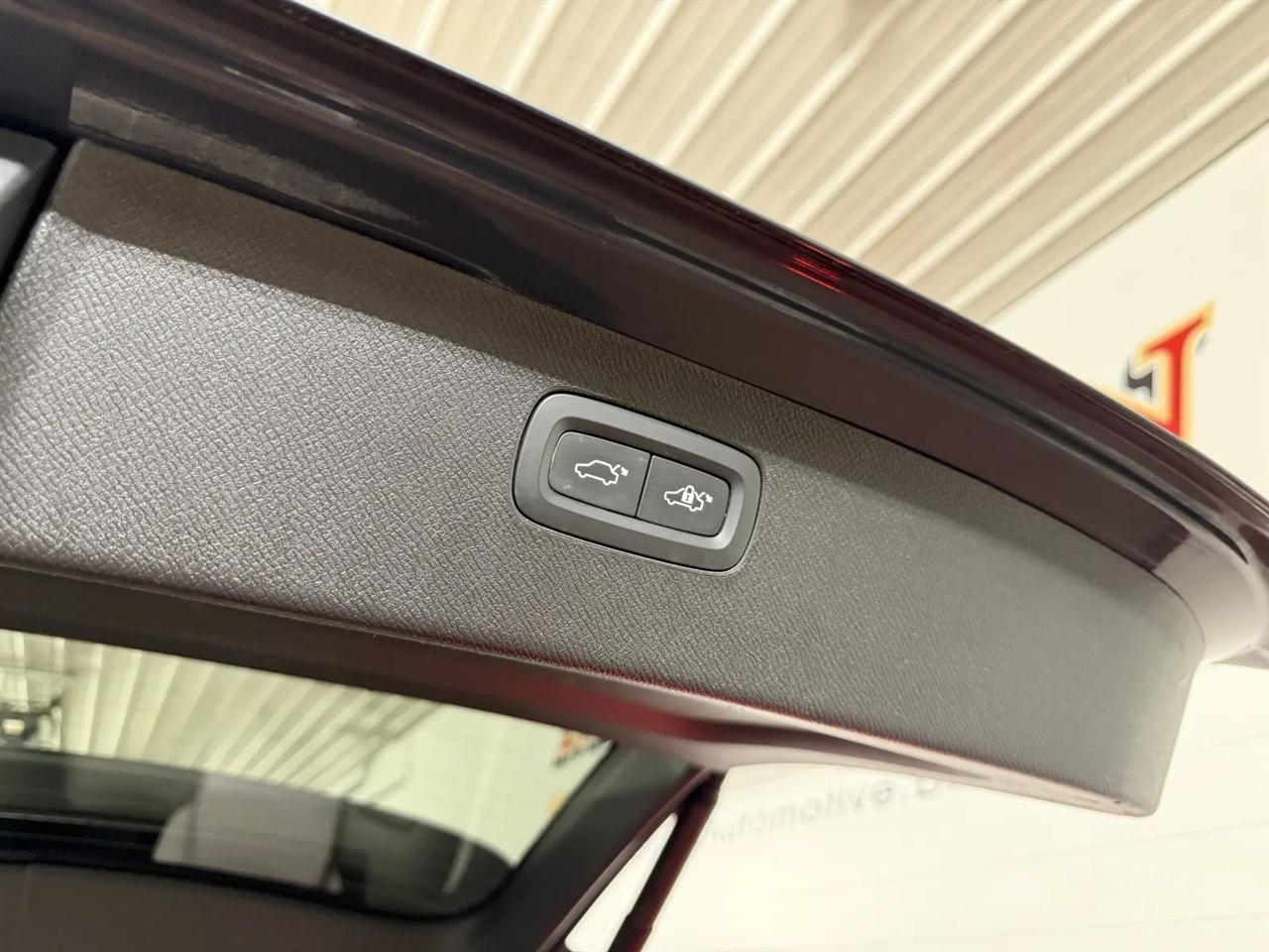 Volvo XC90 T6 Momentum AWD 2021