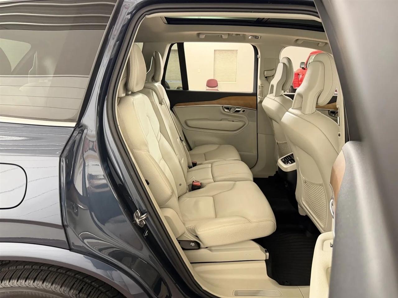 Volvo XC90 T6 Momentum AWD 2021