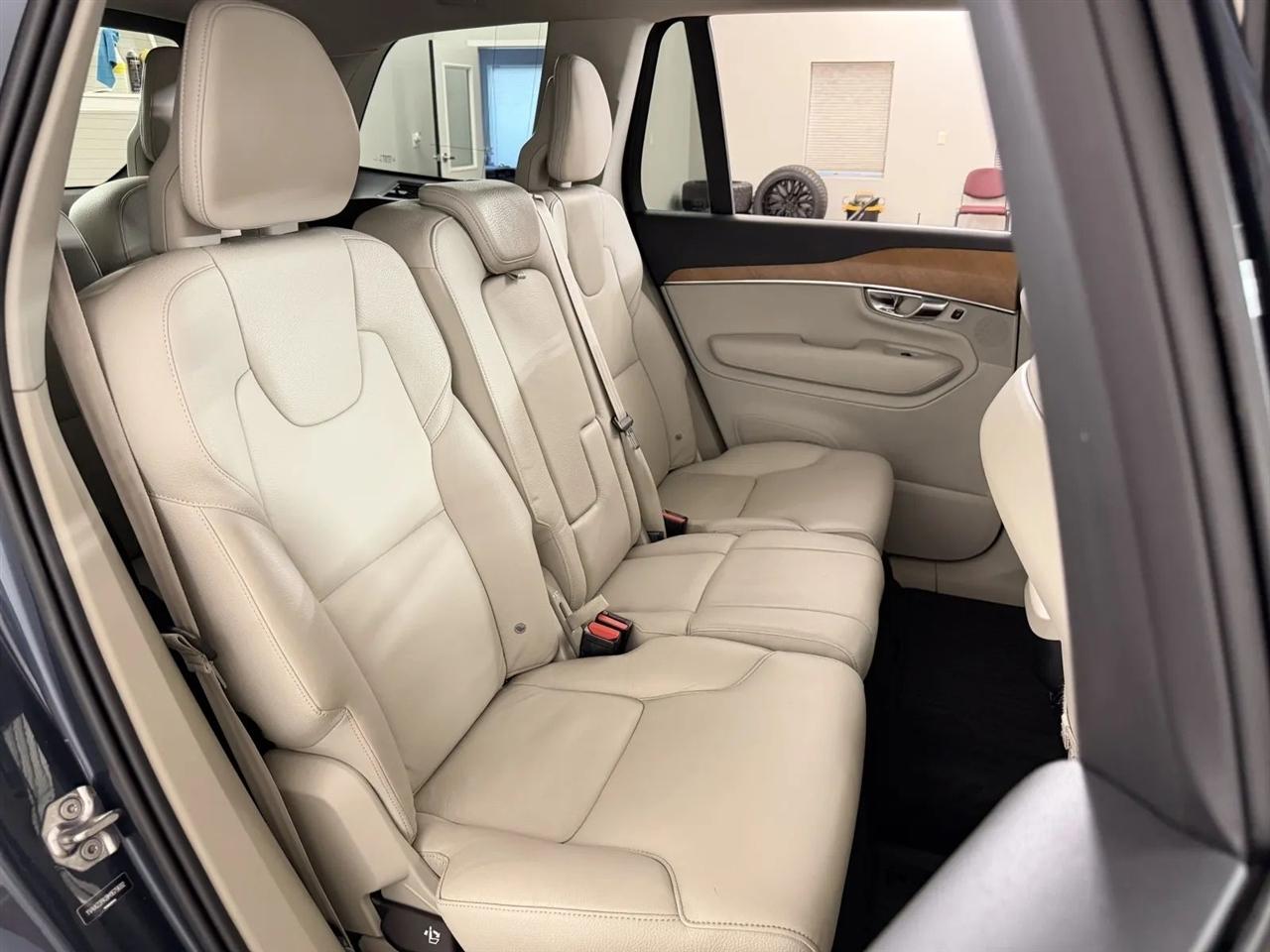 Volvo XC90 T6 Momentum AWD 2021