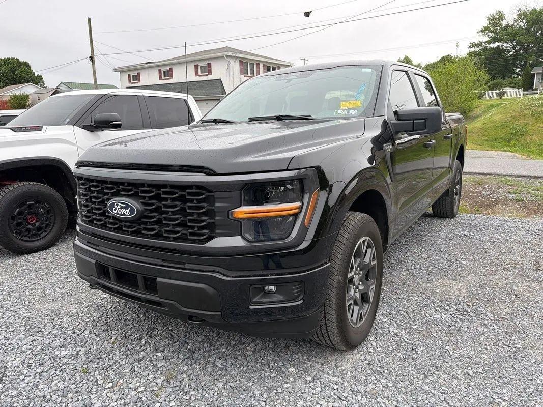 Ford F-150 STX SuperCrew 4WD 2025