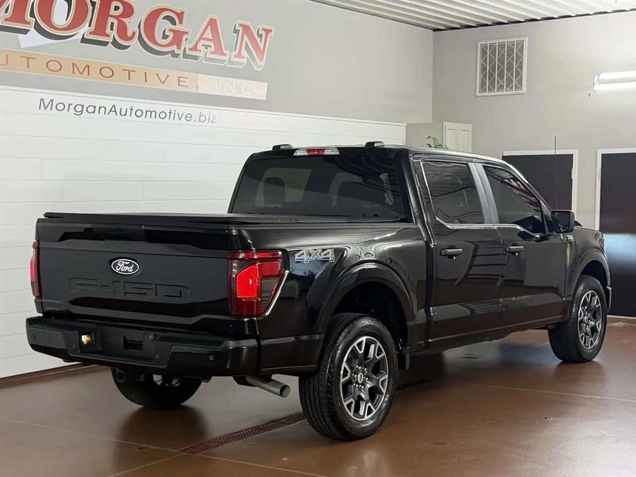 Ford F-150 STX SuperCrew 4WD 2025