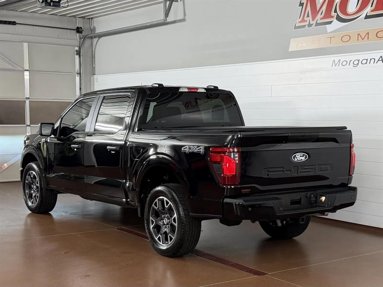 Ford F-150 STX SuperCrew 4WD 2025