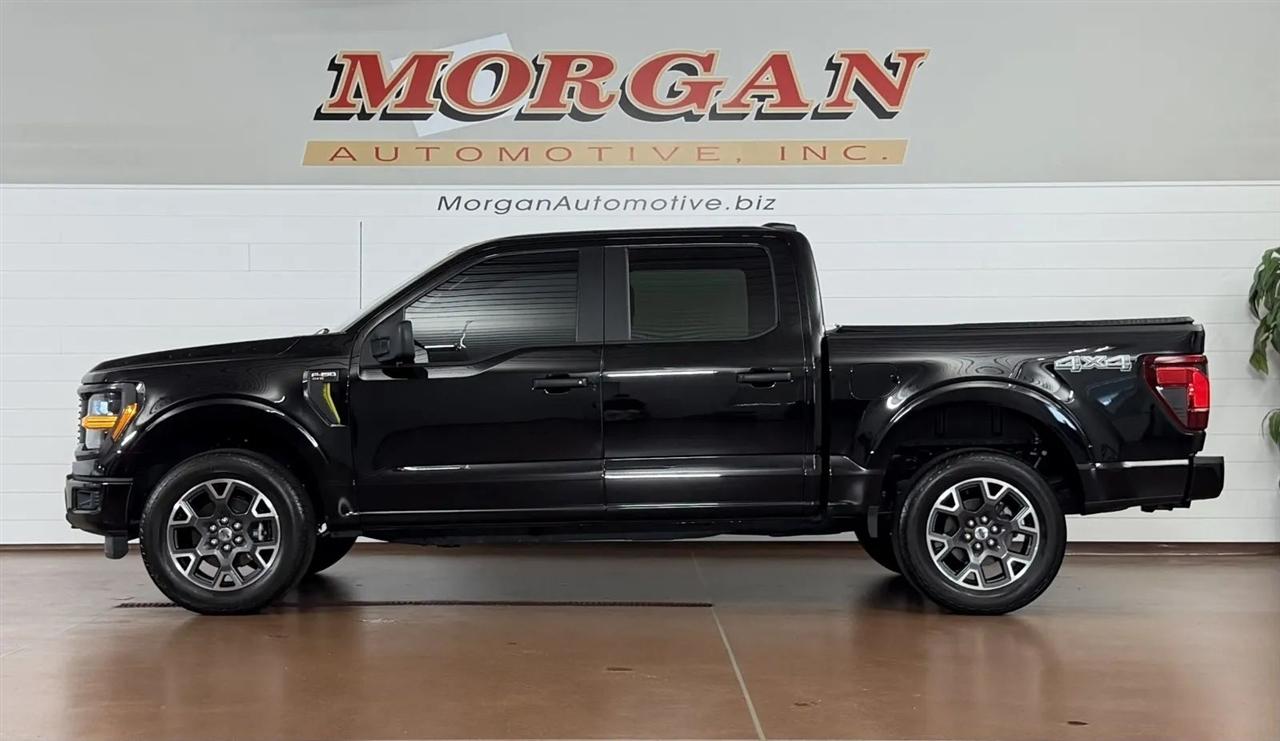 Ford F-150 STX SuperCrew 4WD 2025