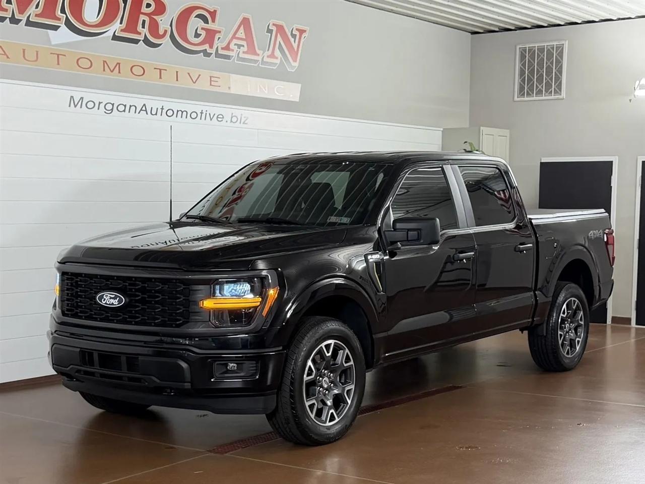 Ford F-150 STX SuperCrew 4WD 2025