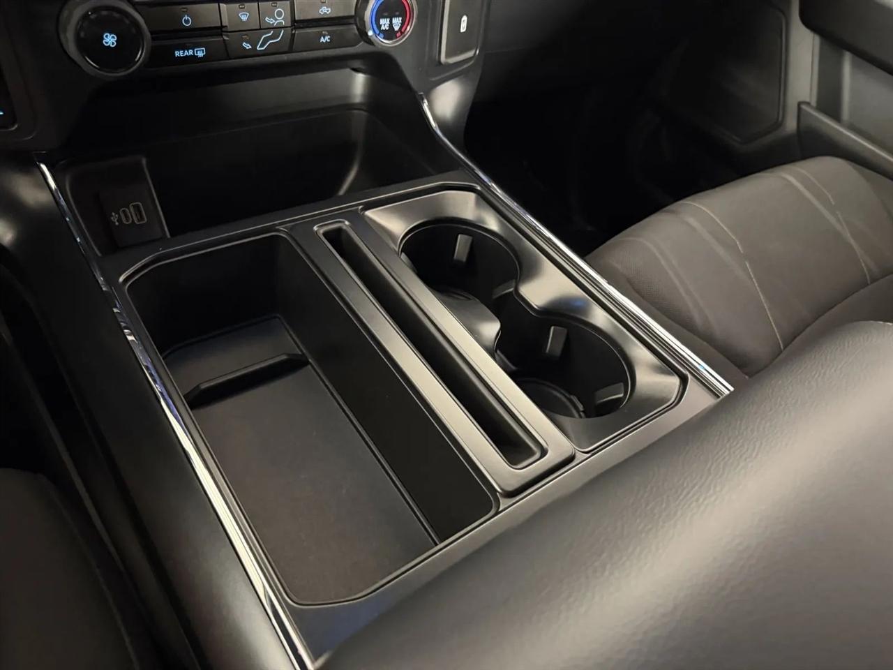 Ford F-150 STX SuperCrew 4WD 2025