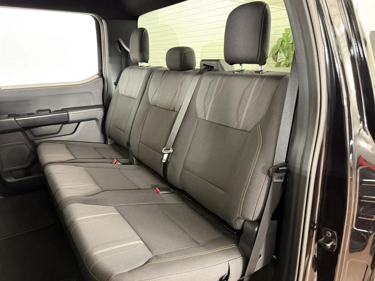 Ford F-150 STX SuperCrew 4WD 2025