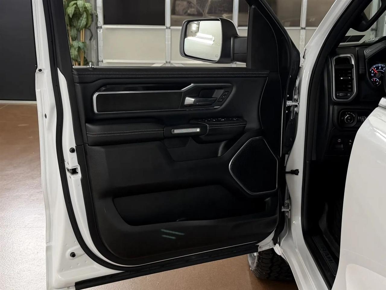 RAM 1500 Laramie Crew Cab LWB 4WD 2022