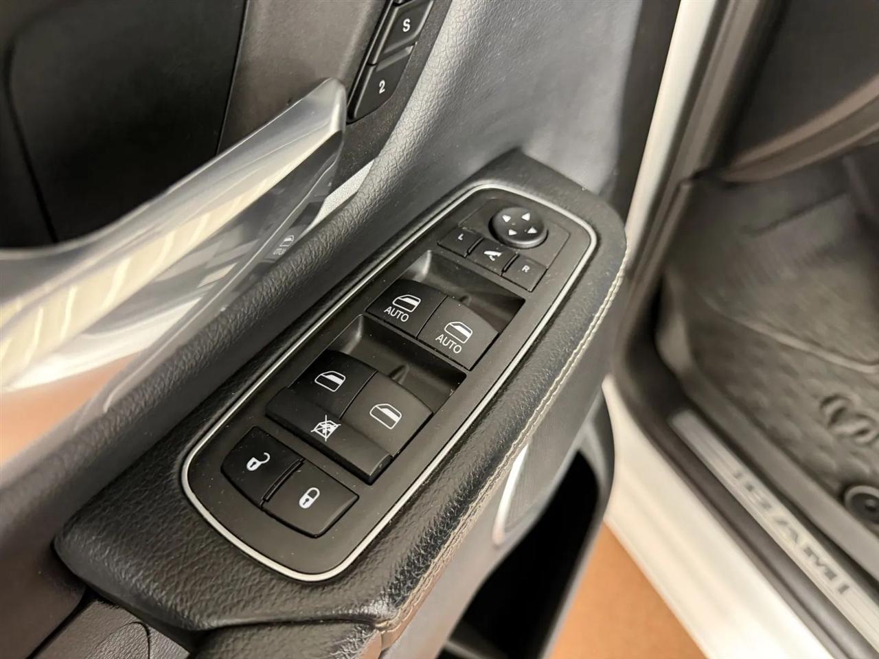 RAM 1500 Laramie Crew Cab LWB 4WD 2022