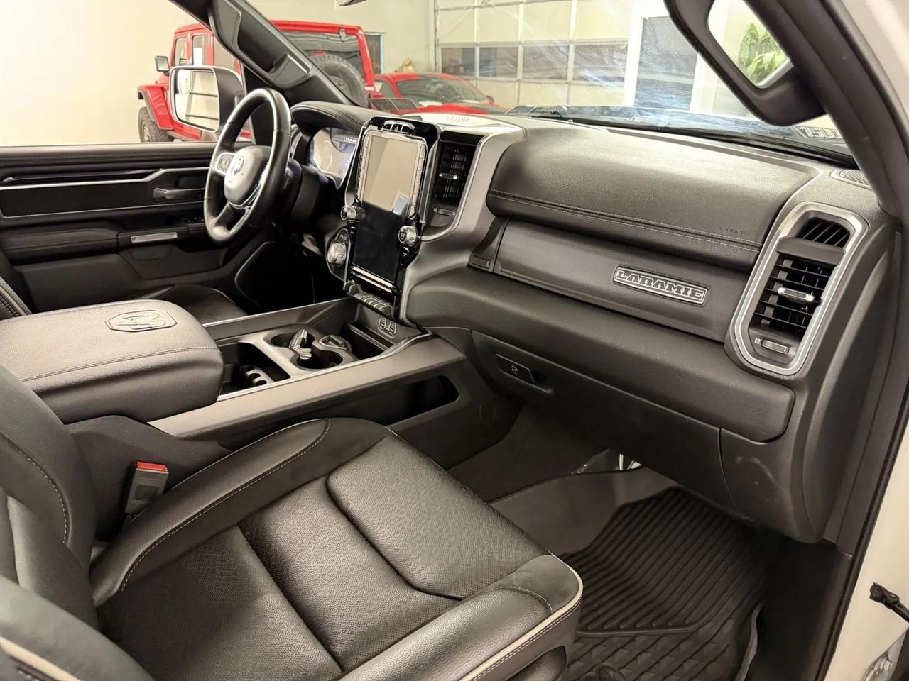RAM 1500 Laramie Crew Cab LWB 4WD 2022