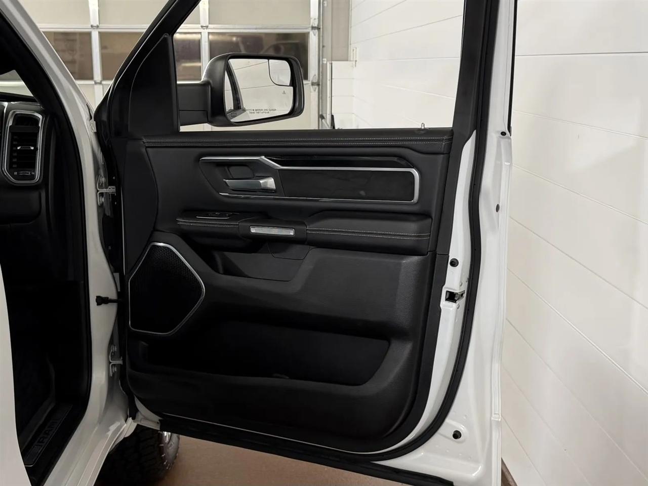 RAM 1500 Laramie Crew Cab LWB 4WD 2022