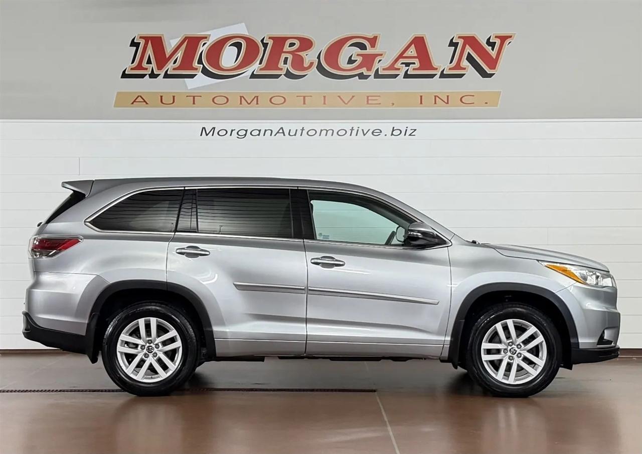 Toyota Highlander LE AWD V6 2016