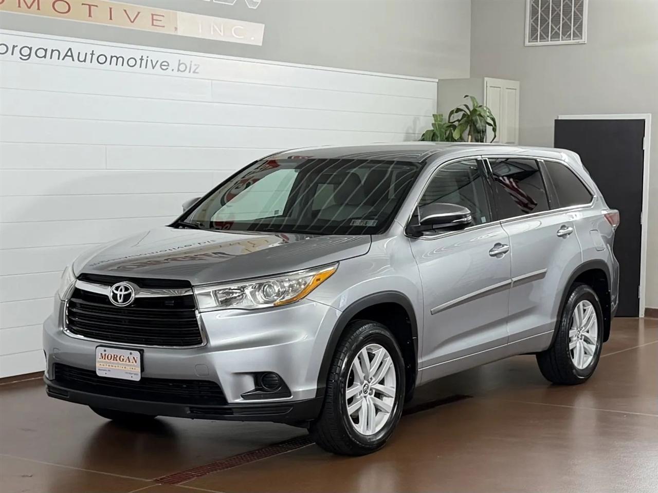 Toyota Highlander LE AWD V6 2016