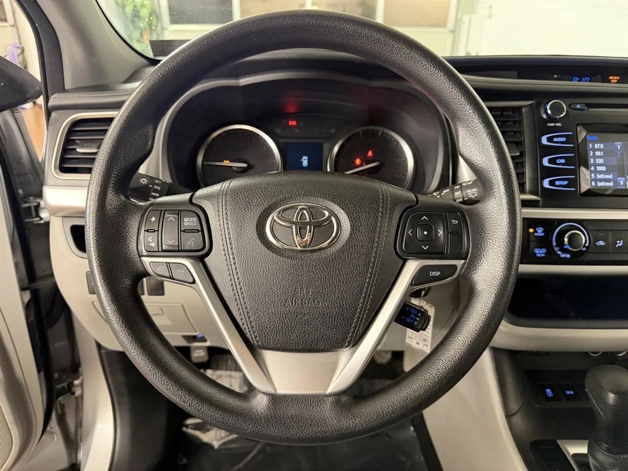 Toyota Highlander LE AWD V6 2016