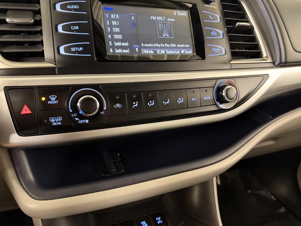 Toyota Highlander LE AWD V6 2016