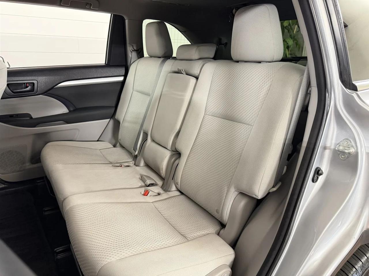 Toyota Highlander LE AWD V6 2016